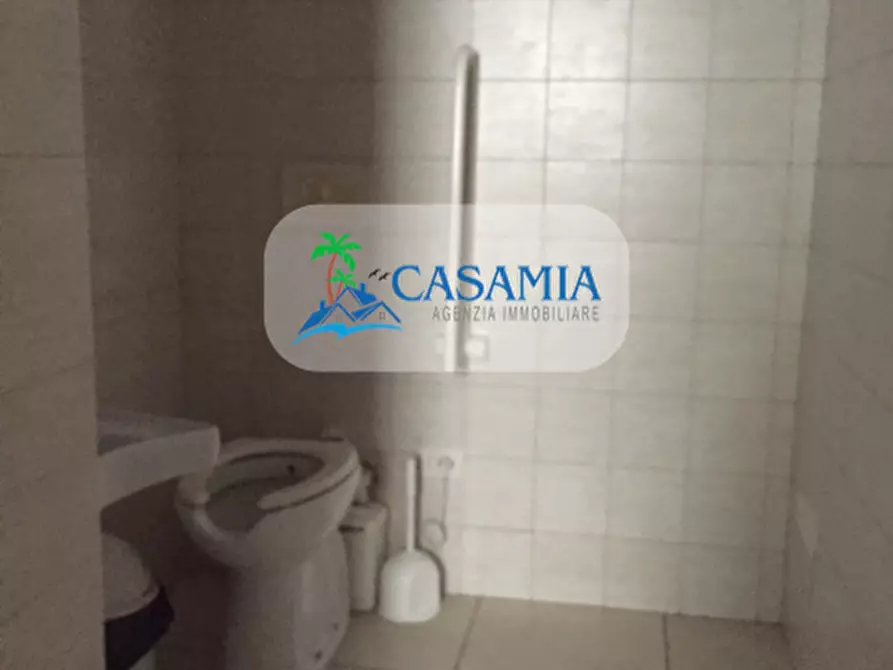 Immagine 7 di Locale commerciale in vendita  a San Benedetto Del Tronto