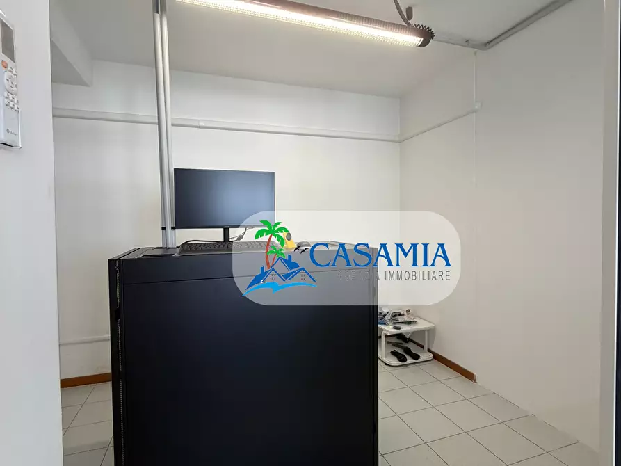 Immagine 3 di Ufficio in affitto  a Monteprandone