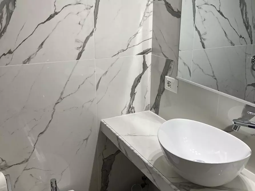 Immagine 26 di Bilocale in affitto  in Via degli Angeli a Bologna