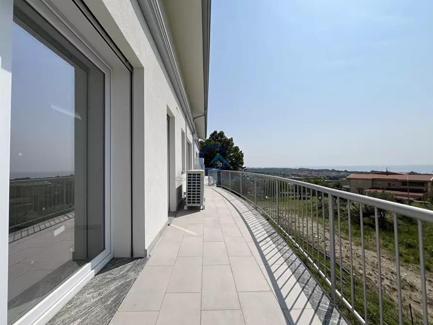 Immagine 13 di Trilocale in vendita  in Via Antonio Izzi de Falenta 11 a Catanzaro