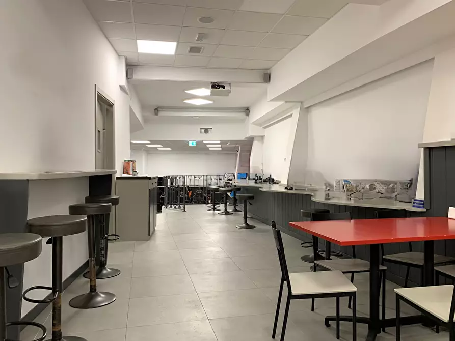 Immagine 4 di Pizzeria / Pub in affitto  in Via A. De Gasperi 14 a Catanzaro