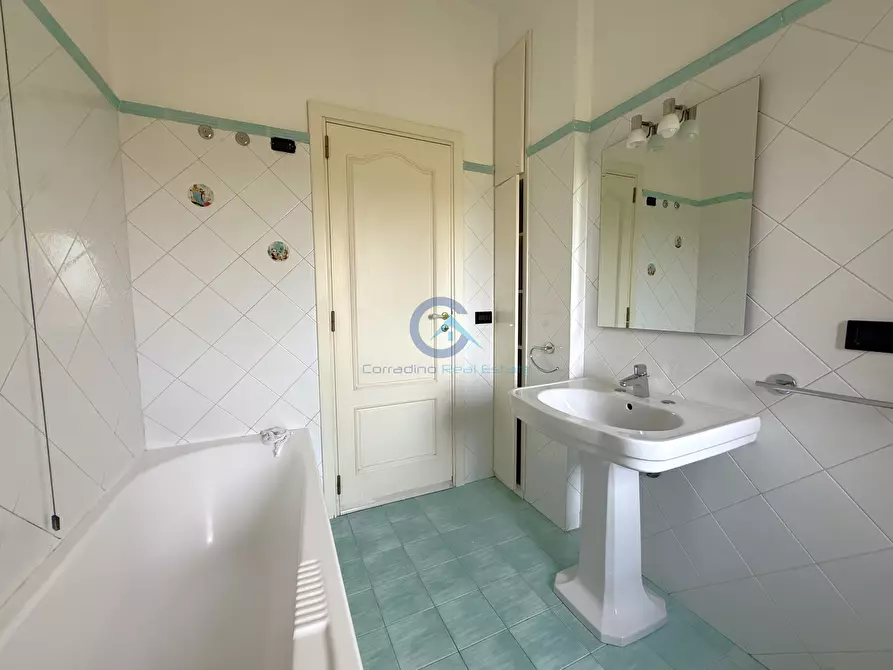 Immagine 10 di Trilocale in affitto  a Catanzaro