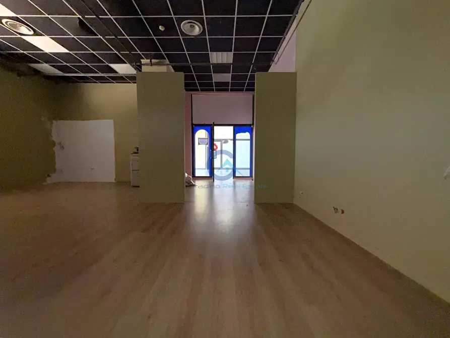 Immagine 2 di Locale commerciale in affitto  a Catanzaro