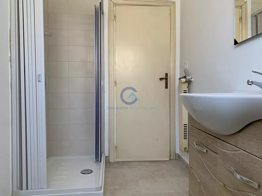 Immagine 11 di Trilocale in affitto  a Catanzaro