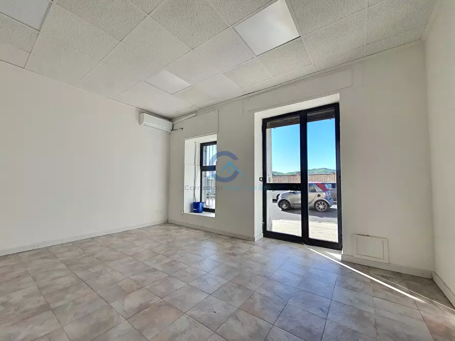 Immagine 4 di Locale commerciale in affitto  in Viale degli Angioini 93 a Catanzaro