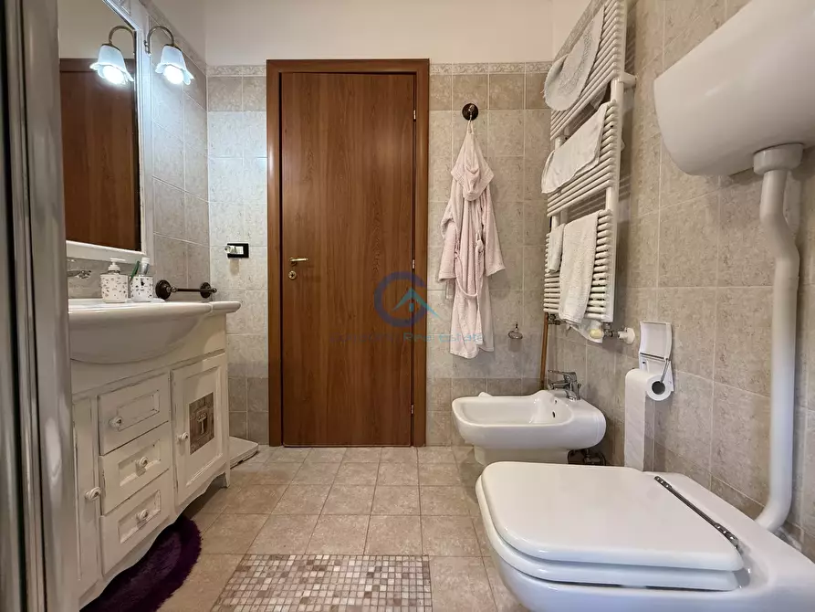 Immagine 16 di Casa bifamiliare in affitto  in Via Martiri di Nassirya 18 a San Floro