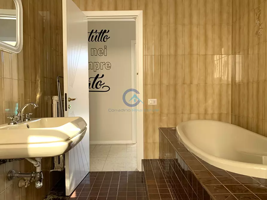 Immagine 13 di Trilocale in affitto  a Catanzaro