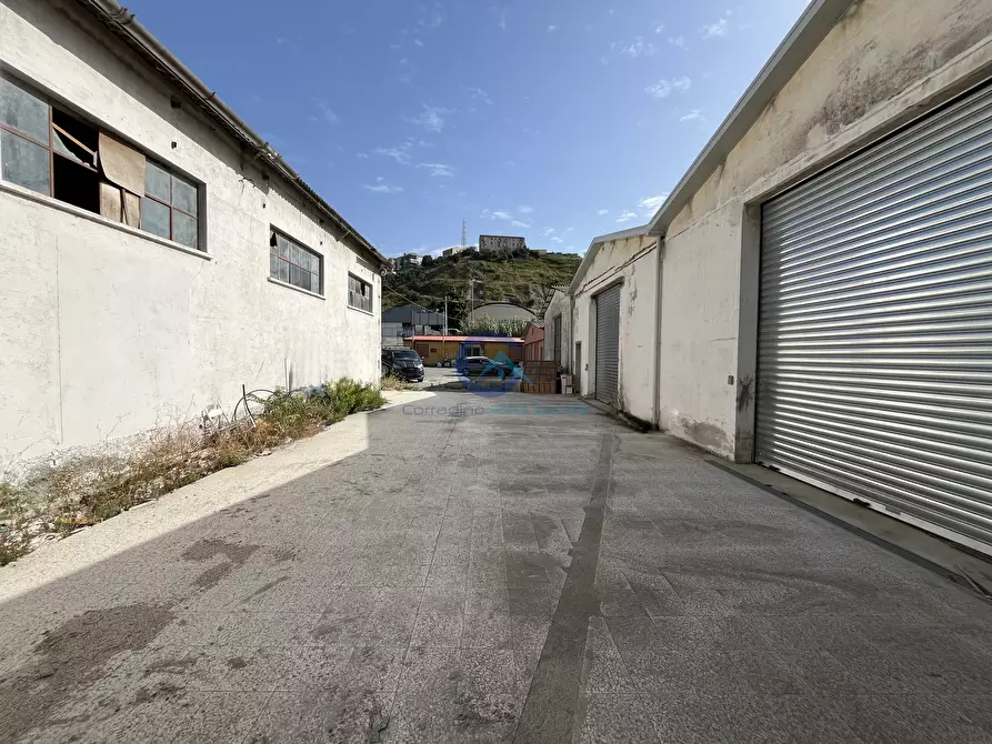 Immagine 9 di Attività artigianale in vendita  in Viale Lucrezia della Valle 59 a Catanzaro