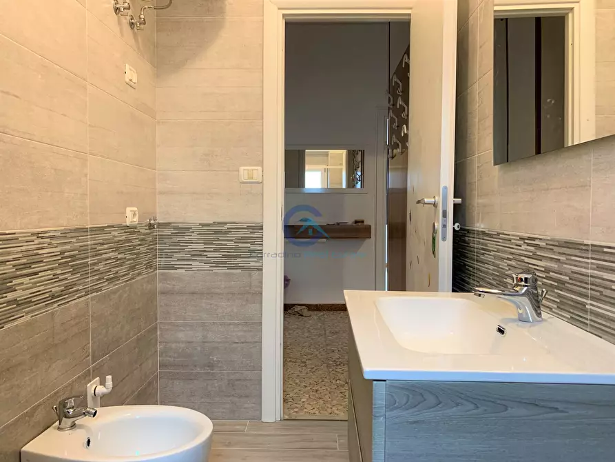 Immagine 9 di Trilocale in affitto  a Catanzaro