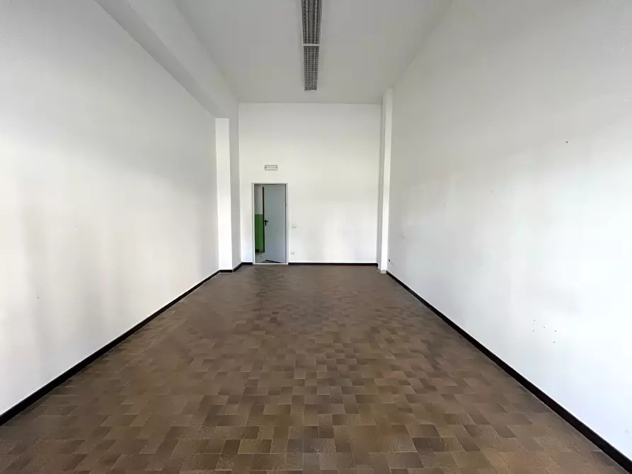 Immagine 7 di Ufficio in affitto  a Catanzaro