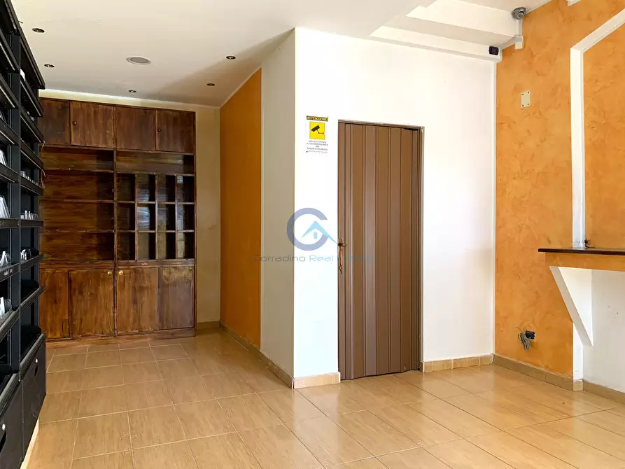 Immagine 3 di Locale commerciale in affitto  a Catanzaro