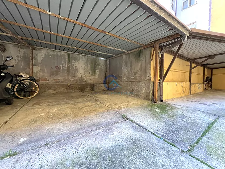 Immagine 4 di Garage in affitto  a Catanzaro