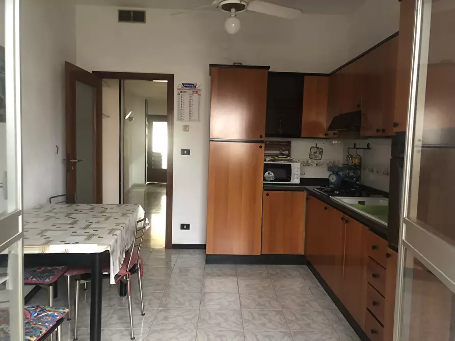 Immagine 21 di Pentalocale in vendita  in CORSO UMBERTO a Siracusa