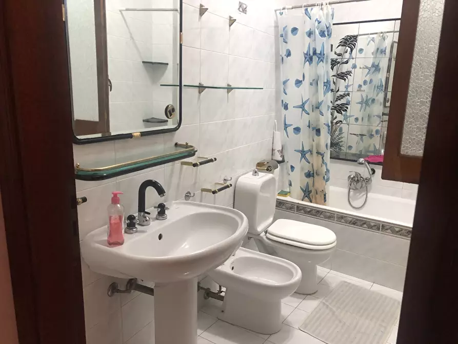 Immagine 23 di Pentalocale in vendita  in CORSO UMBERTO a Siracusa