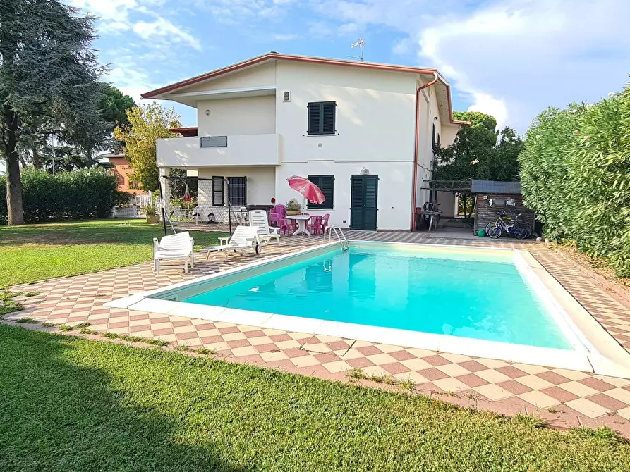 Immagine 1 di Casa bifamiliare in vendita  in Via N. Bonaparte 16 a Castiglione Delle Stiviere