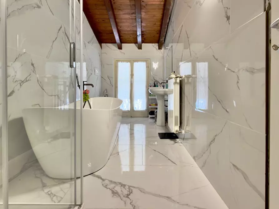 Immagine 14 di Quadrilocale in vendita  in Via Lucio Fiorentini 20 a Brescia