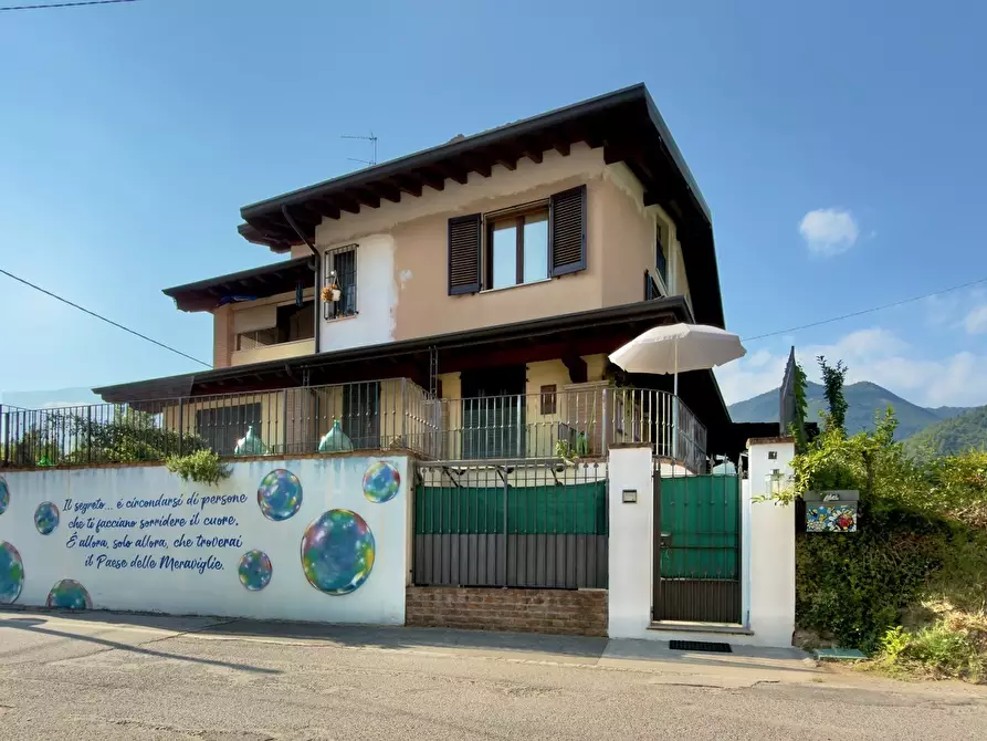 Immagine 22 di Quadrilocale in vendita  a Nave