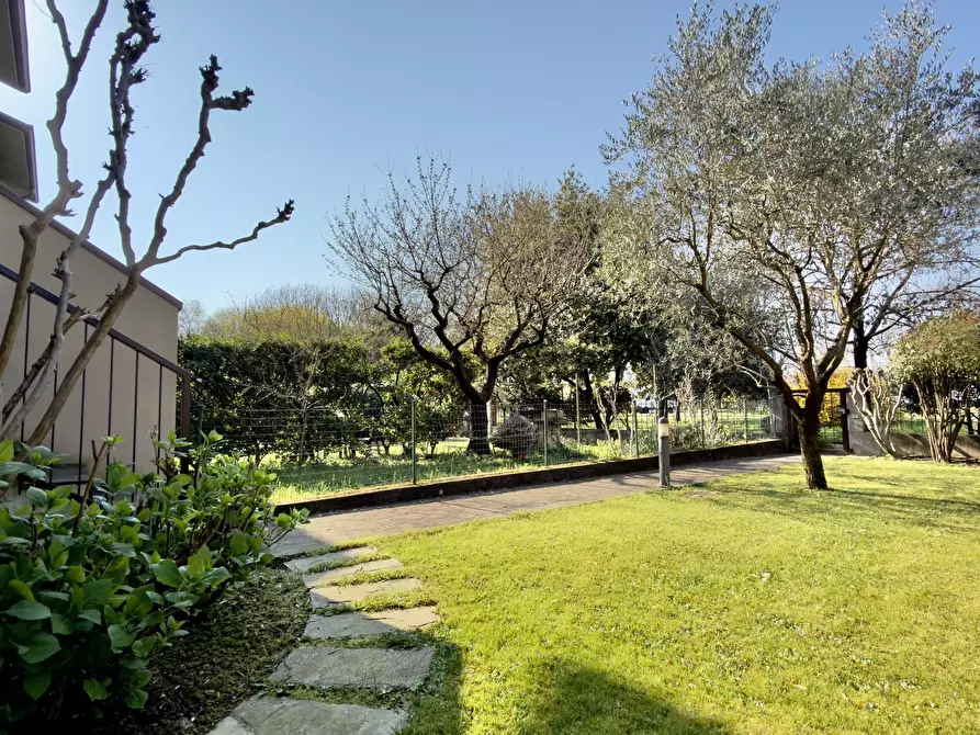 Immagine 3 di Villetta a schiera in vendita  in Via Benvenuto Cellini a Brescia