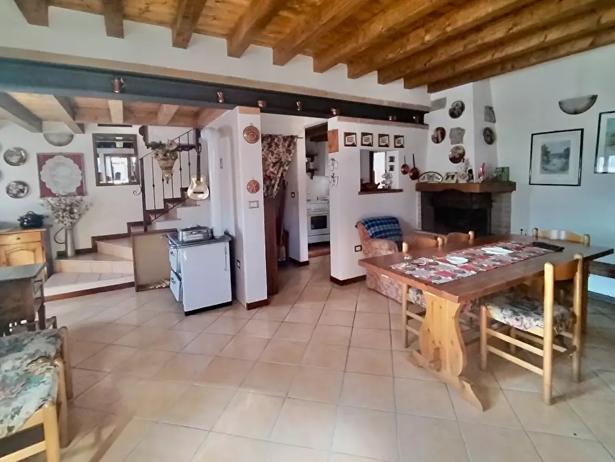 Immagine 3 di Porzione di casa in vendita  in Via Navono 1 a Pertica Alta