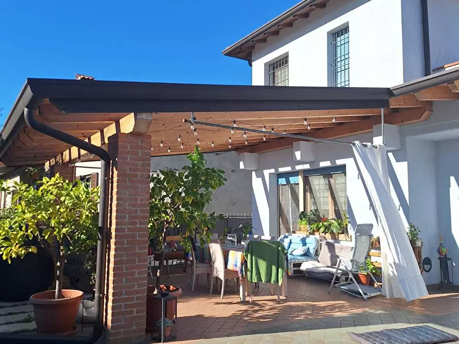 Immagine 1 di Villa in vendita  a Bedizzole