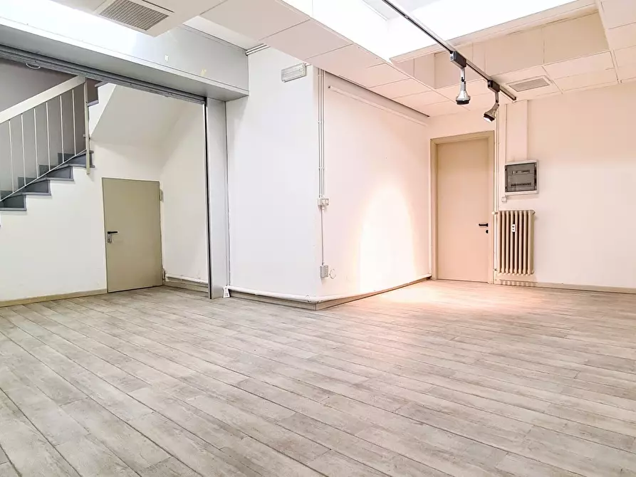 Immagine 9 di Locale commerciale in vendita  in CORSO PALESTRO 37/E a Brescia