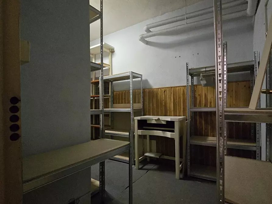 Immagine 7 di Magazzino in vendita  in Via Emilio de Marchi 21 a Roma