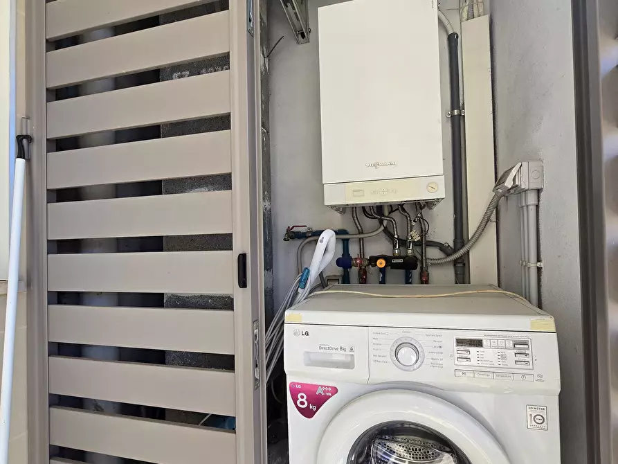 Immagine 25 di Bilocale in affitto  in Via Guglielmo Petroni 38 a Roma