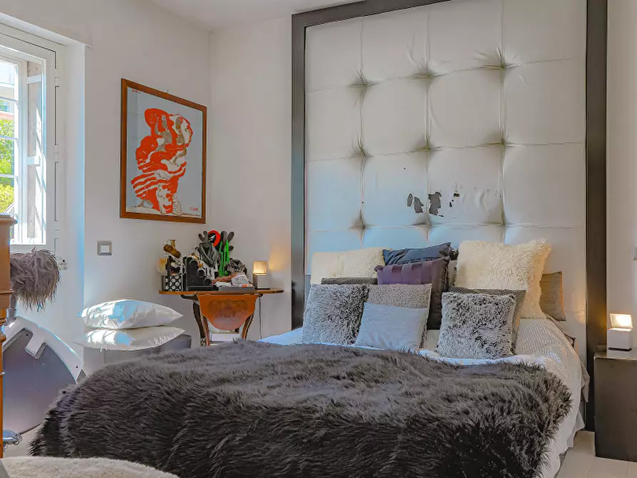 Immagine 16 di Pentalocale in vendita  in Via Misurina a Roma