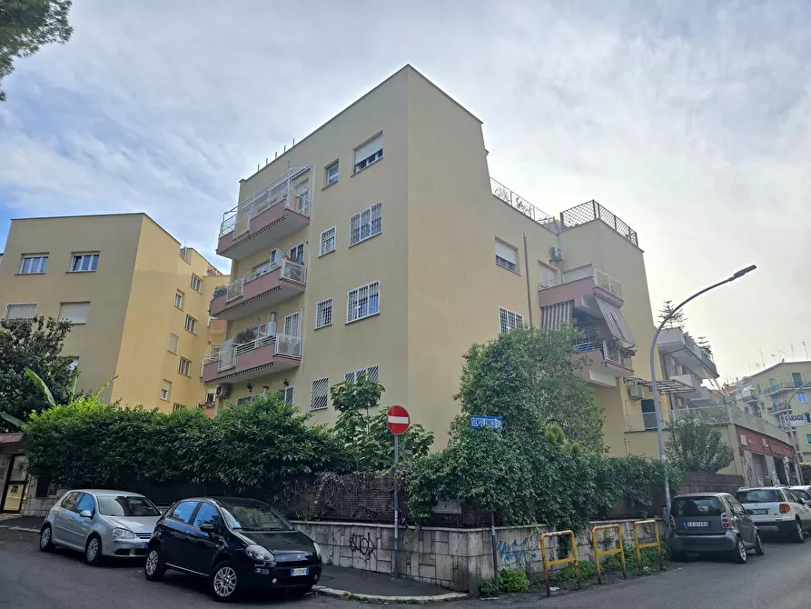 Immagine 2 di Trilocale in affitto  in Via Montasio 41 a Roma