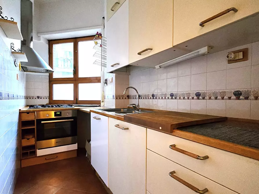 Immagine 21 di Bilocale in affitto  in Via Francesco Cocco Ortu 120 a Roma