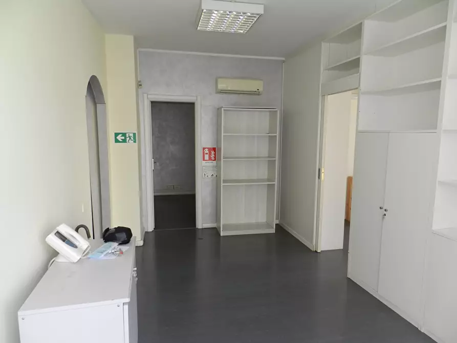 Immagine 2 di Ufficio in affitto  in via degli abeti 29 a Roma