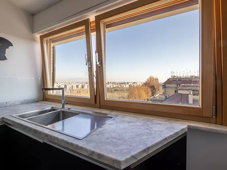 Immagine 16 di Trilocale in vendita  in Via Pietro Mascagni a Roma