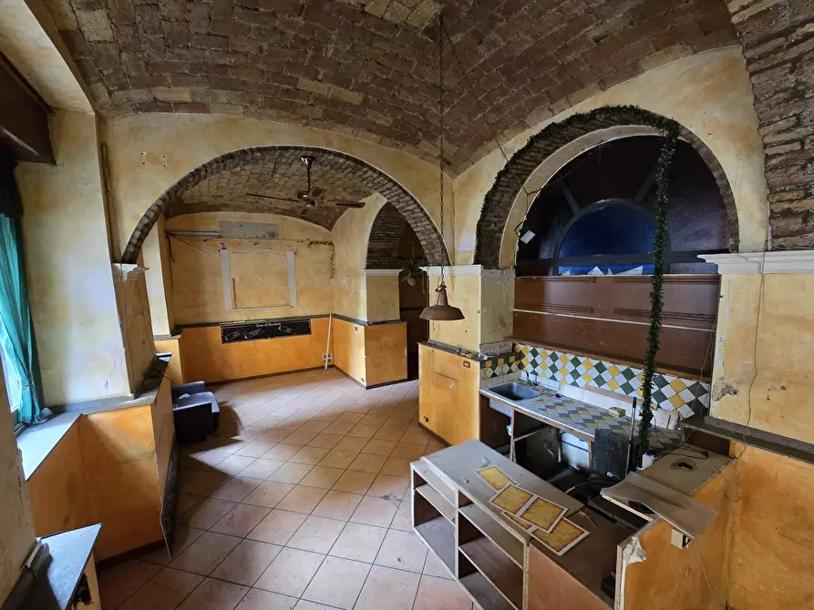 Immagine 19 di Locale commerciale in affitto  in Via dei Volsci 105 a Roma