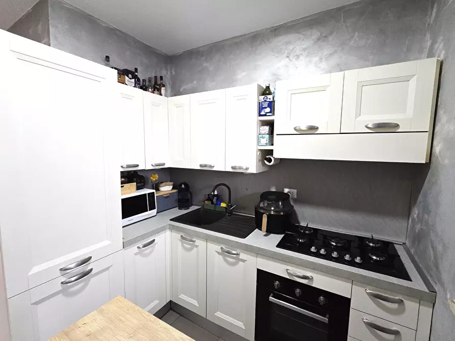 Immagine 11 di Bilocale in vendita  in Via Guglielmo Petroni 38 a Roma