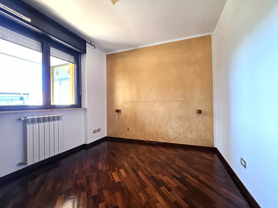 Immagine 21 di Trilocale in affitto  in Viale Avignone 93 a Roma