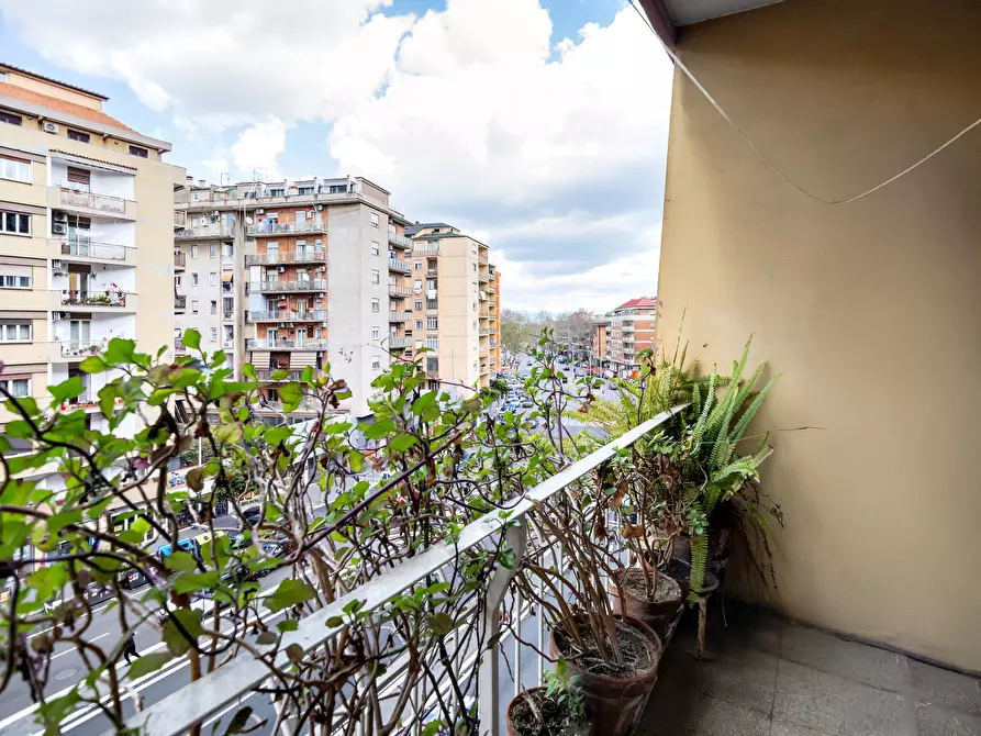 Immagine 18 di Bilocale in vendita  in Via Tiburtina 602 a Roma