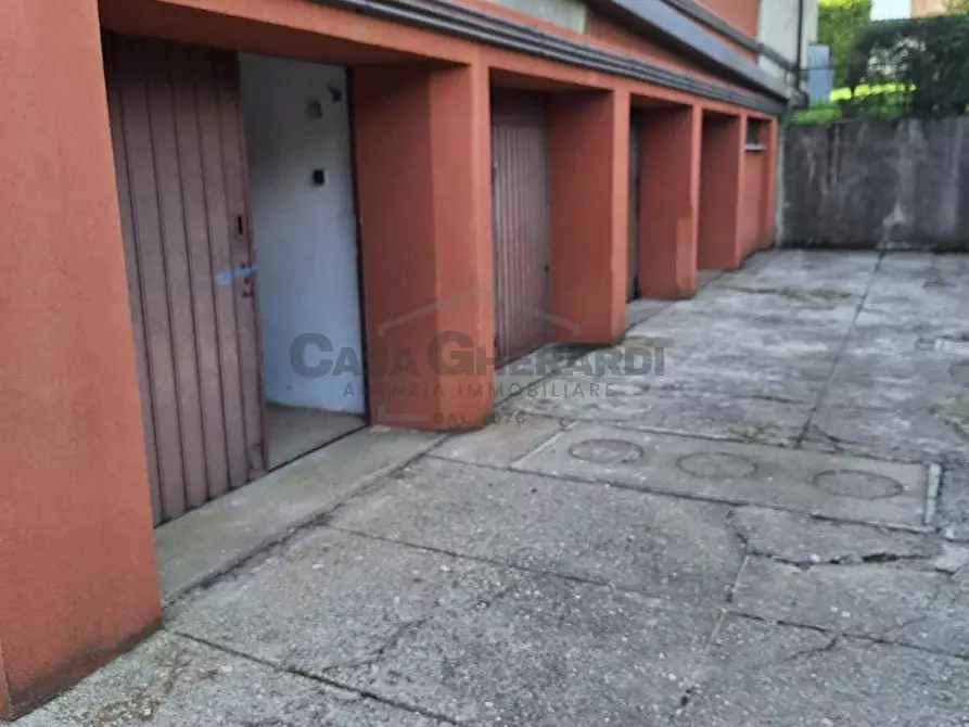 Immagine 2 di Garage in vendita  in Via Michelangelo Buonarroti 14 a Ponte San Pietro