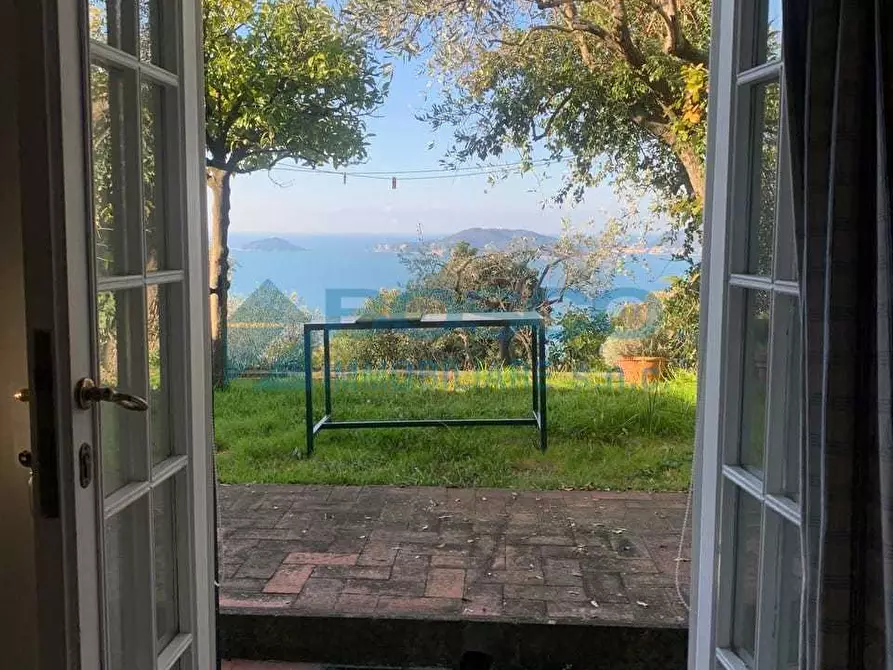 Immagine 27 di Villa in vendita  in La Serra a Lerici