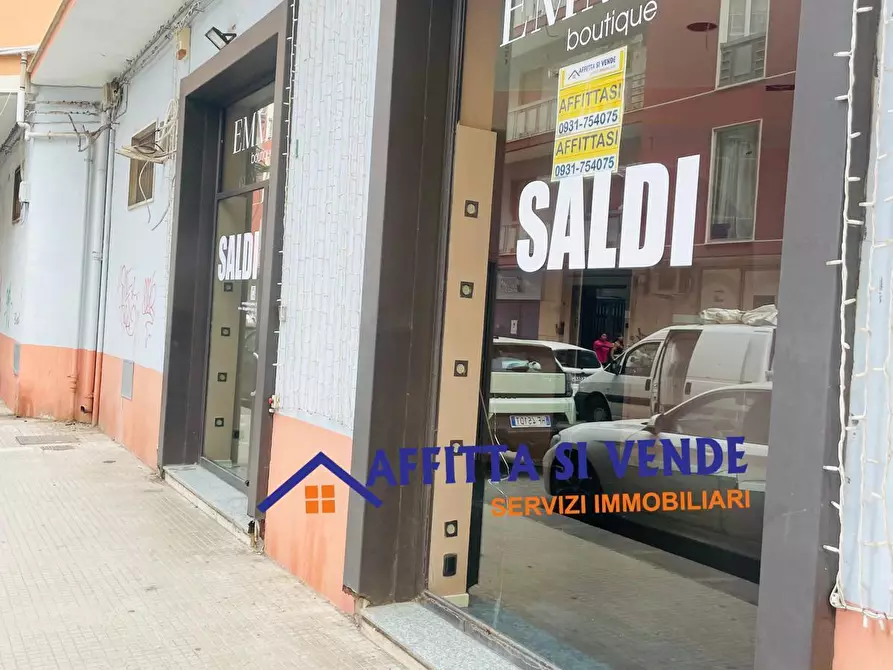 Immagine 11 di Locale commerciale in affitto  in Via Oglio 1 a Siracusa