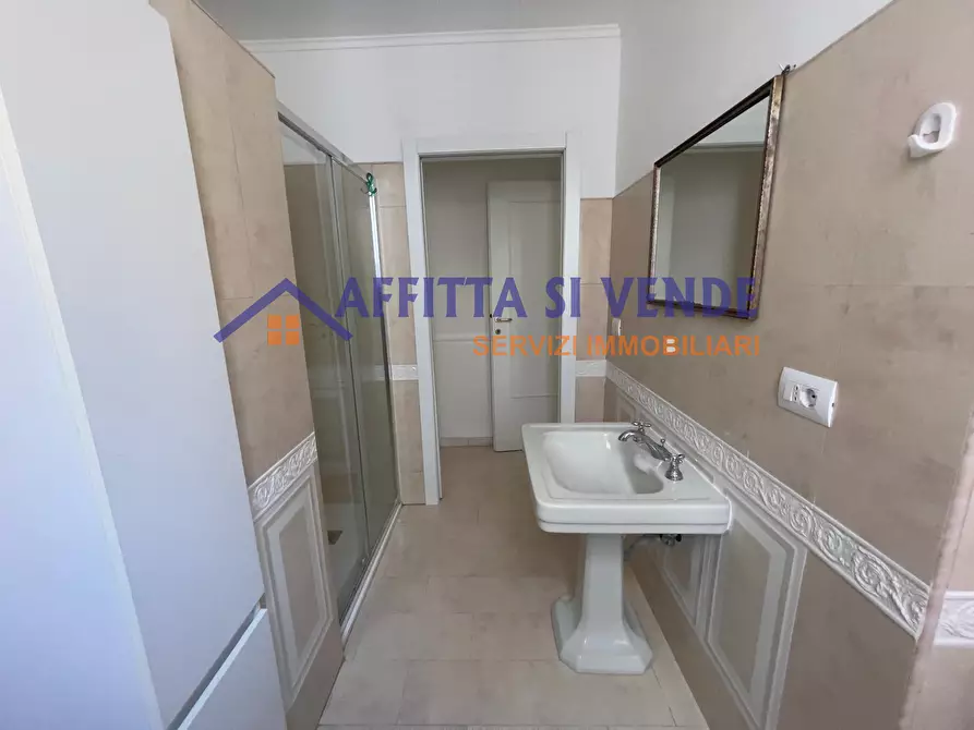 Immagine 10 di Pentalocale in affitto  in Corso Gelone 63 a Siracusa