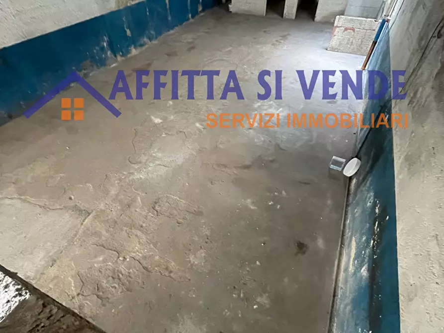 Immagine 13 di Magazzino in vendita  a Floridia