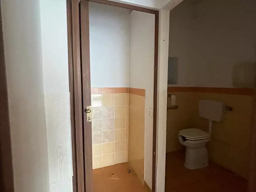 Immagine 21 di Locale commerciale in affitto  in Largo Dicone a Siracusa