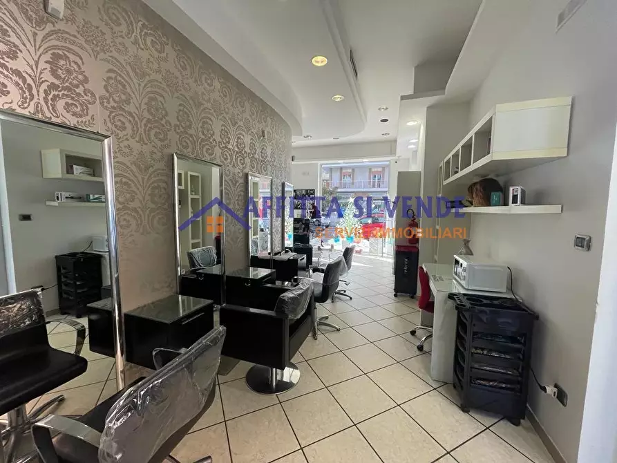 Immagine 5 di Locale commerciale in vendita  in Viale Tica 97 a Siracusa