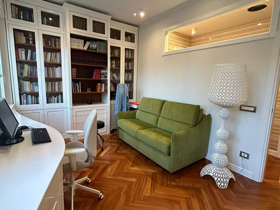 Immagine 19 di Trilocale in vendita  a Pescara