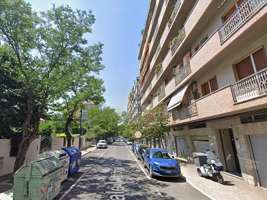 Immagine 1 di Garage in vendita  a Pescara