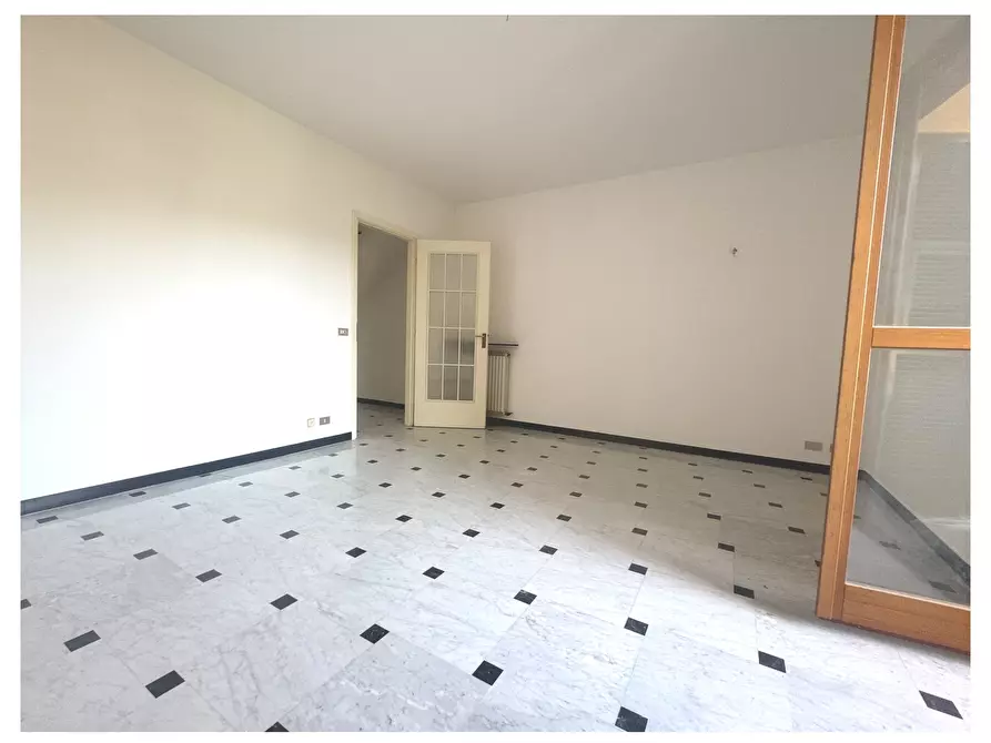 Immagine 8 di Quadrilocale in vendita  a Rapallo