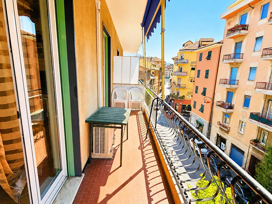 Immagine 6 di Trilocale in vendita  a Rapallo