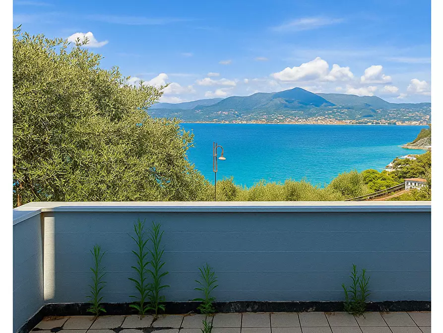 Immagine 13 di Trilocale in vendita  in Via Solari e Queirolo 6 a Zoagli