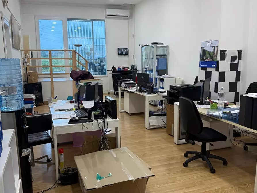 Immagine 9 di Attività artigianale in vendita  a Capena