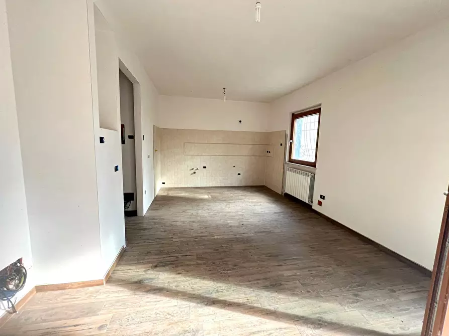 Immagine 5 di Villa in vendita  a Nazzano